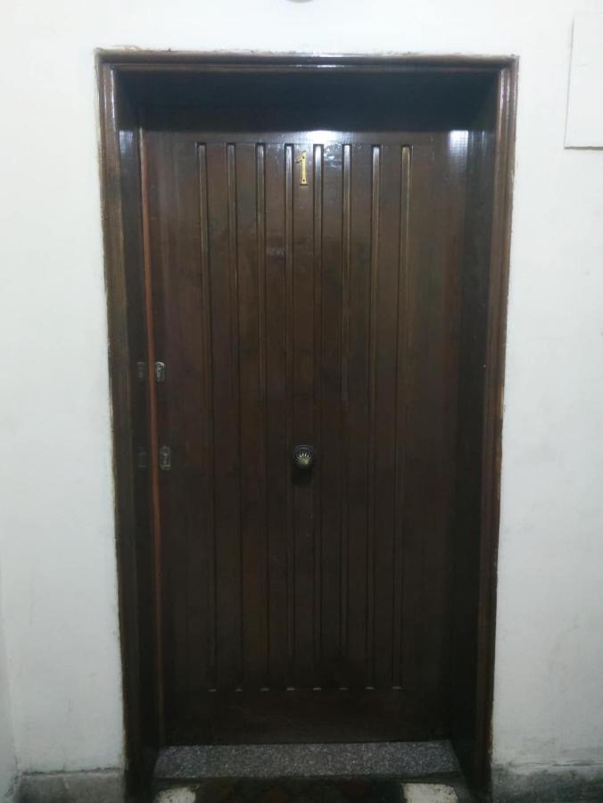 Jessy Lovely Apartment In Heliopolis Il Il Cairo Esterno foto